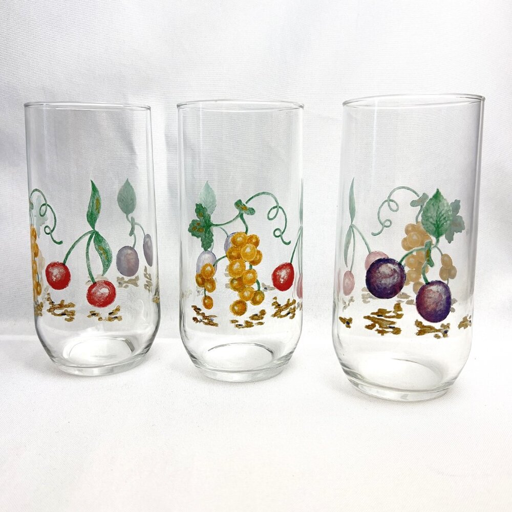 Mixed Fruit Tumblers Vintage Clear Glass 16 oz Tumblers Grapes & Cherries Design